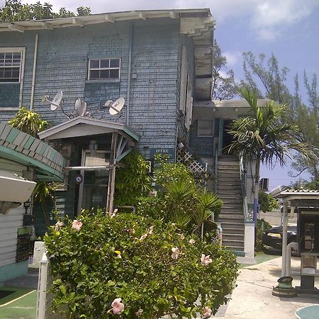 Arawak Inn Nassau Exterior foto